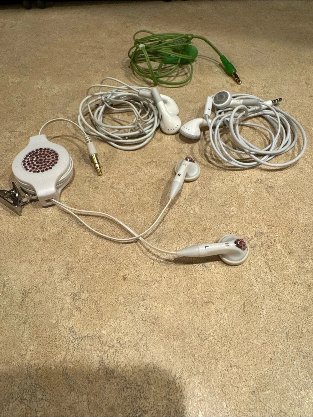 Apple White Earbuds Corded